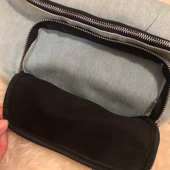 ❣️ SALE ❣️ Skinny Dip jean & chain crossbody bag - Picture 3 of 4